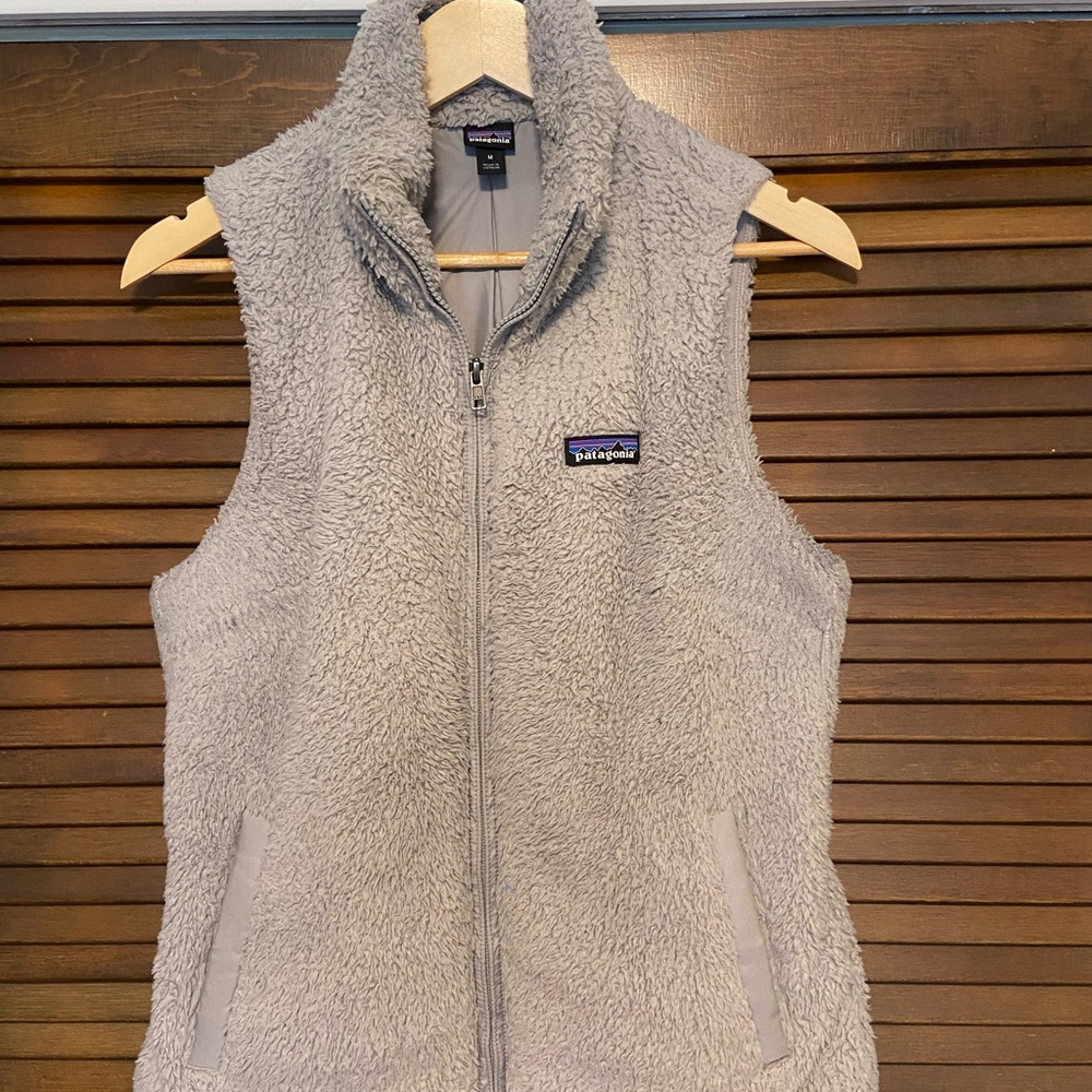 Patagonia Women’s comfy pile vest in light grey size medium